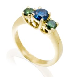 Green Blue 3stone wht 800