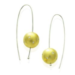 HangingBalls wht 800