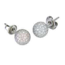 PaveEarStuds wht 800