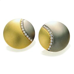 YingYangRibbonEarStuds wht 800