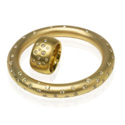 chunky gold ring bangle wht 800